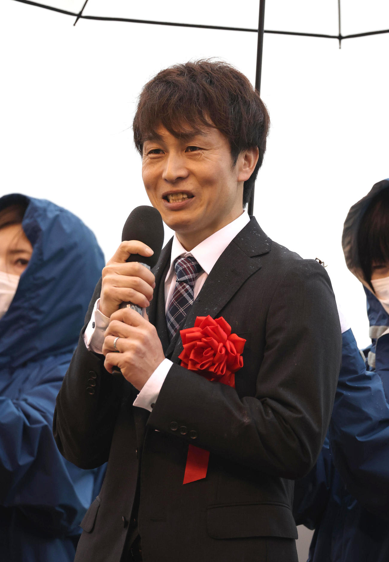 メイケイエールの引退式で思い出を語る吉田厩務員（撮影・白石智彦）
