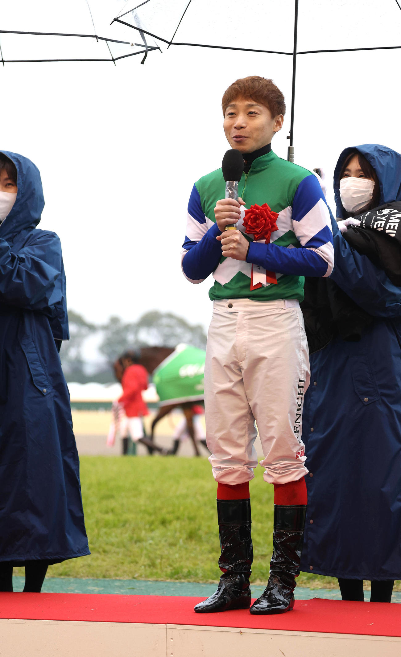 メイケイエールの引退式で思い出を語る池添騎手（撮影・白石智彦）