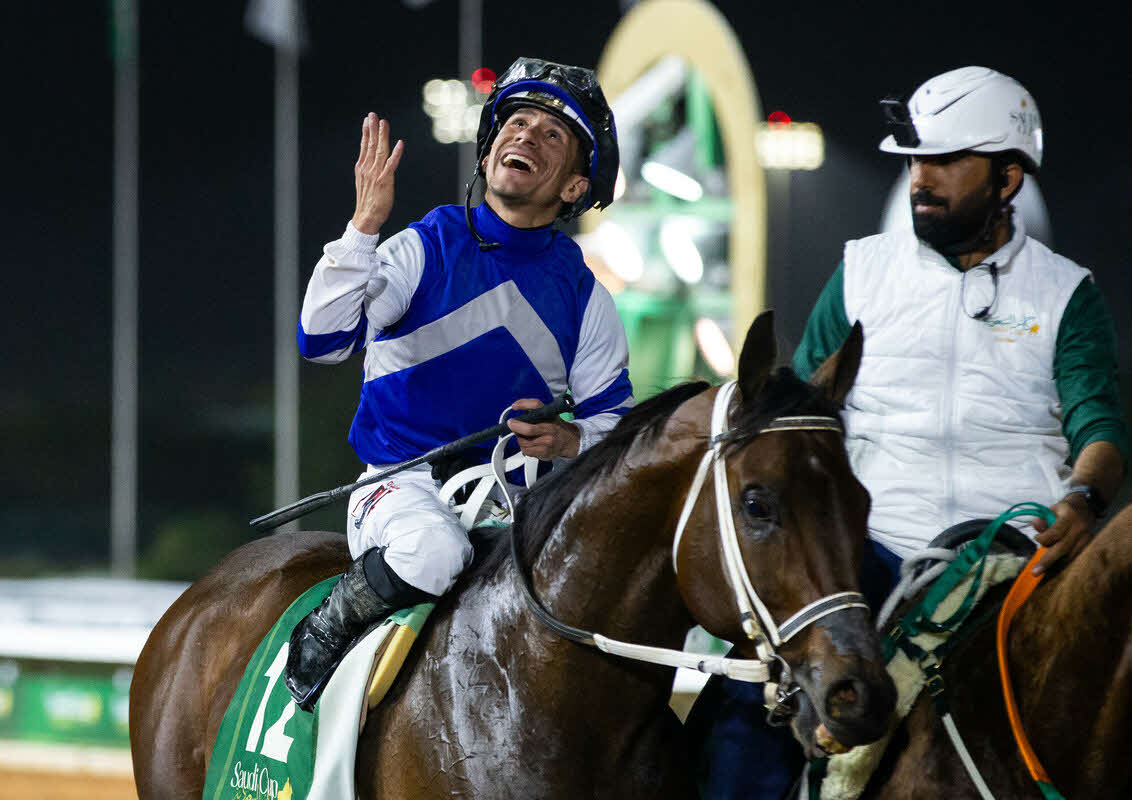 セニョールバスカドールとアルバラード騎手（C）Jockey Club of Saudi Arabia
