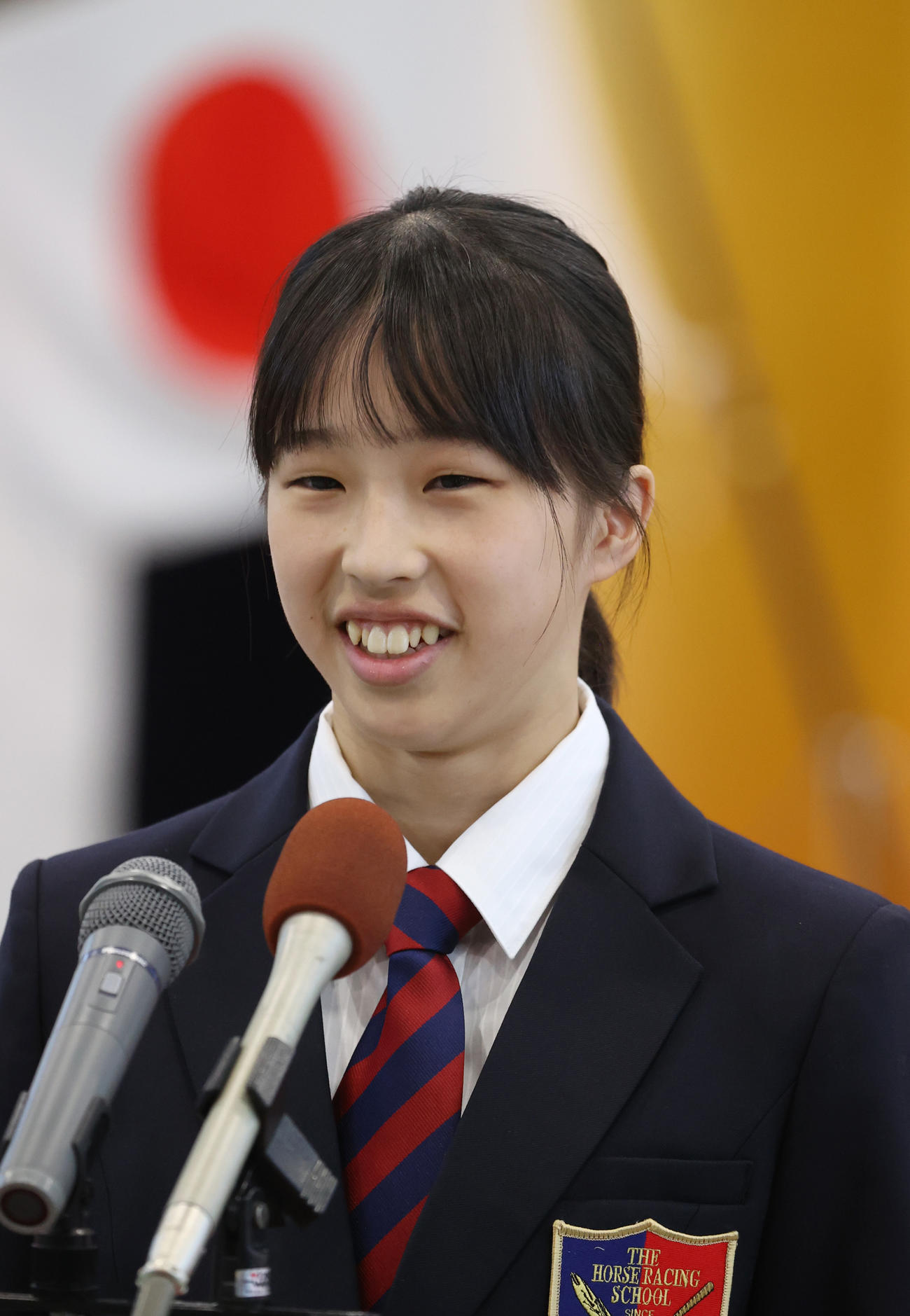 JRA競馬学校入学式で会見する山田仁菜さん（撮影・柴田隆二）
