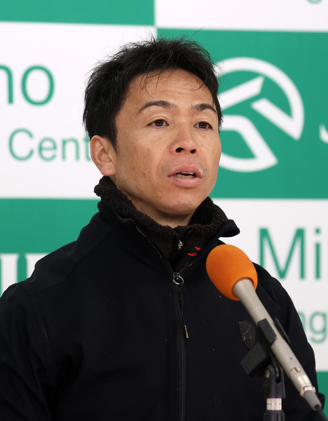 アスコリピチェーノについて会見する北村宏騎手（撮影・柴田隆二）