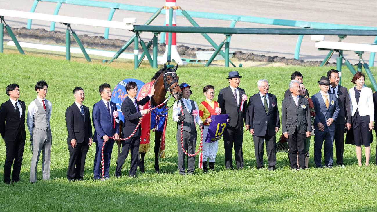 皐月賞を制したジャスティンミラノと戸崎圭太騎手（撮影・鈴木正人）