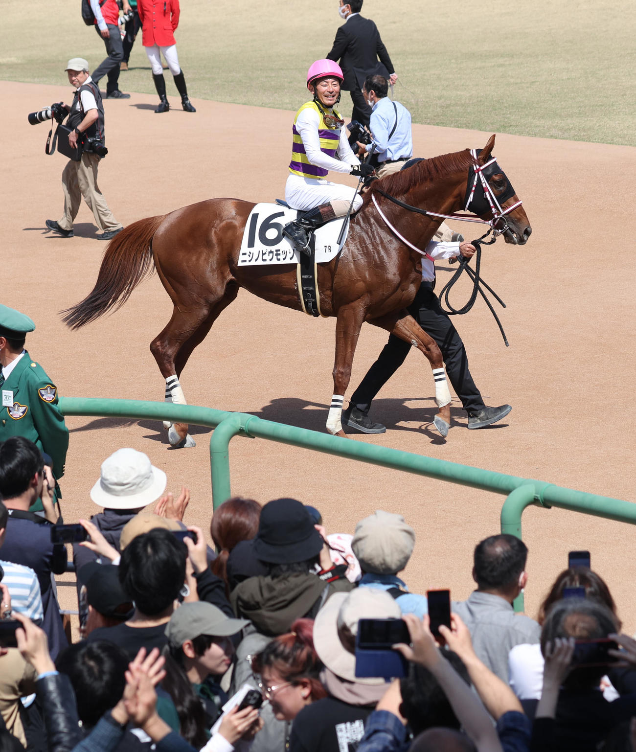 現役最後のレースとなった中山7R、ニシノピウモッソで2着だった勝浦騎手（撮影・柴田隆二）