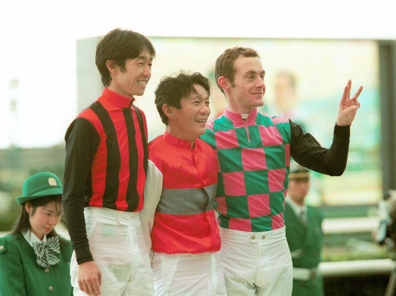 97年、ワールドスーパージョッキーズシリーズ　左から武豊、川原正一、ペリエ騎手