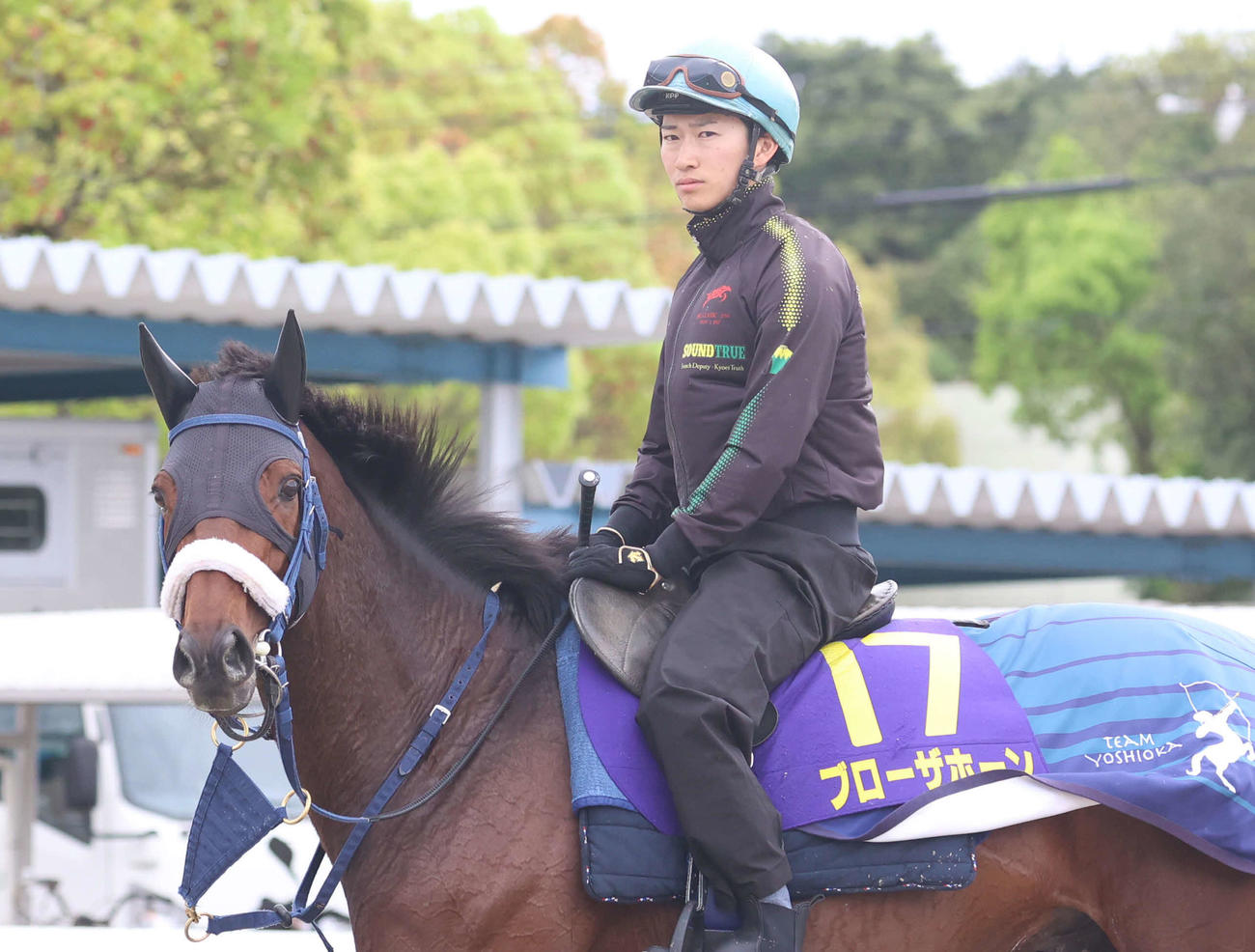 菅原明騎手とブローザホーン