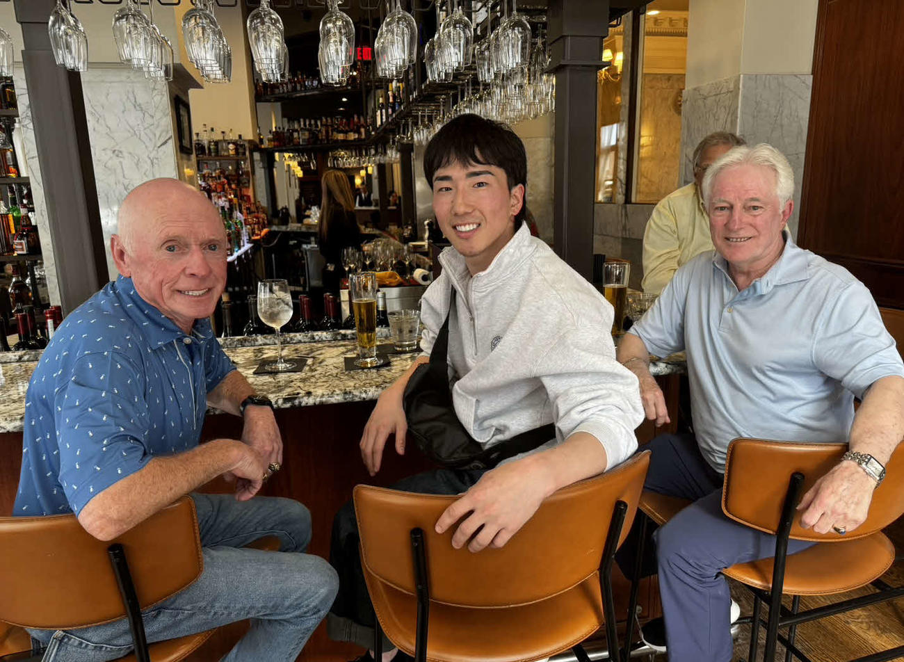 木村和士騎手と伝説の名手たち。左がクリス・マッキャロン、右がサンディー・ホーリー