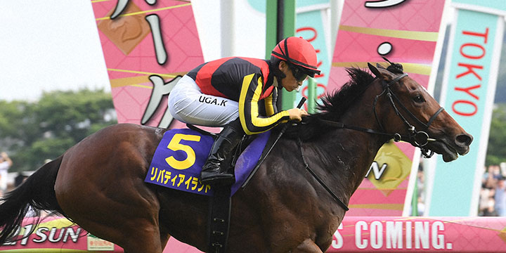オークスを制したリバティアイランドと川田騎手（撮影・柴田隆二）＝2023年5月21日、東京競馬場