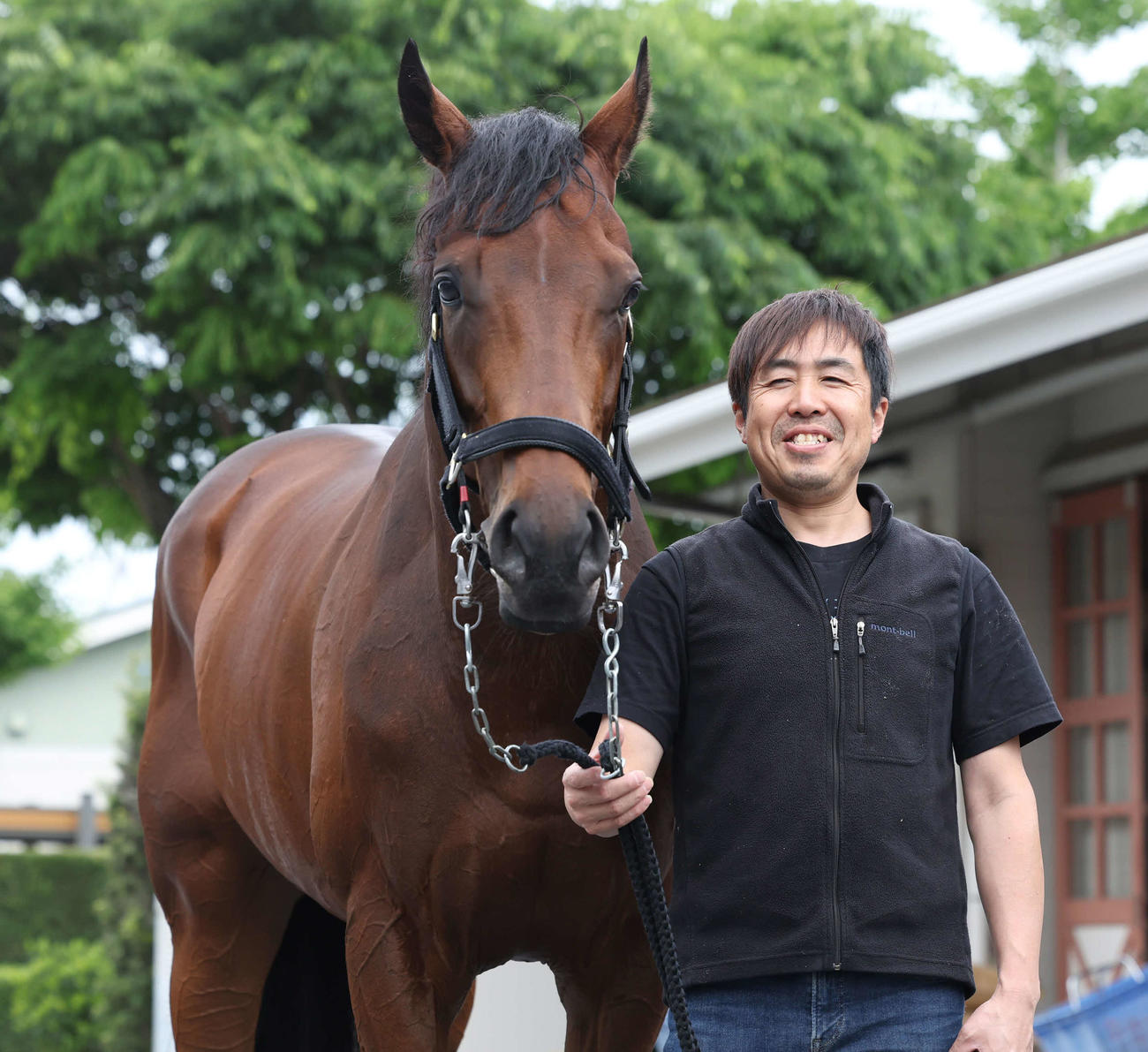 ジャスティンミラノと山田助手