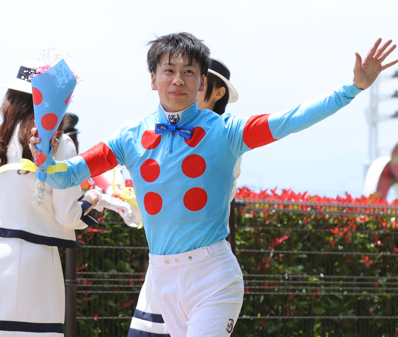 日本ダービーの騎手紹介に登場した横山武史騎手（撮影・野上伸悟）