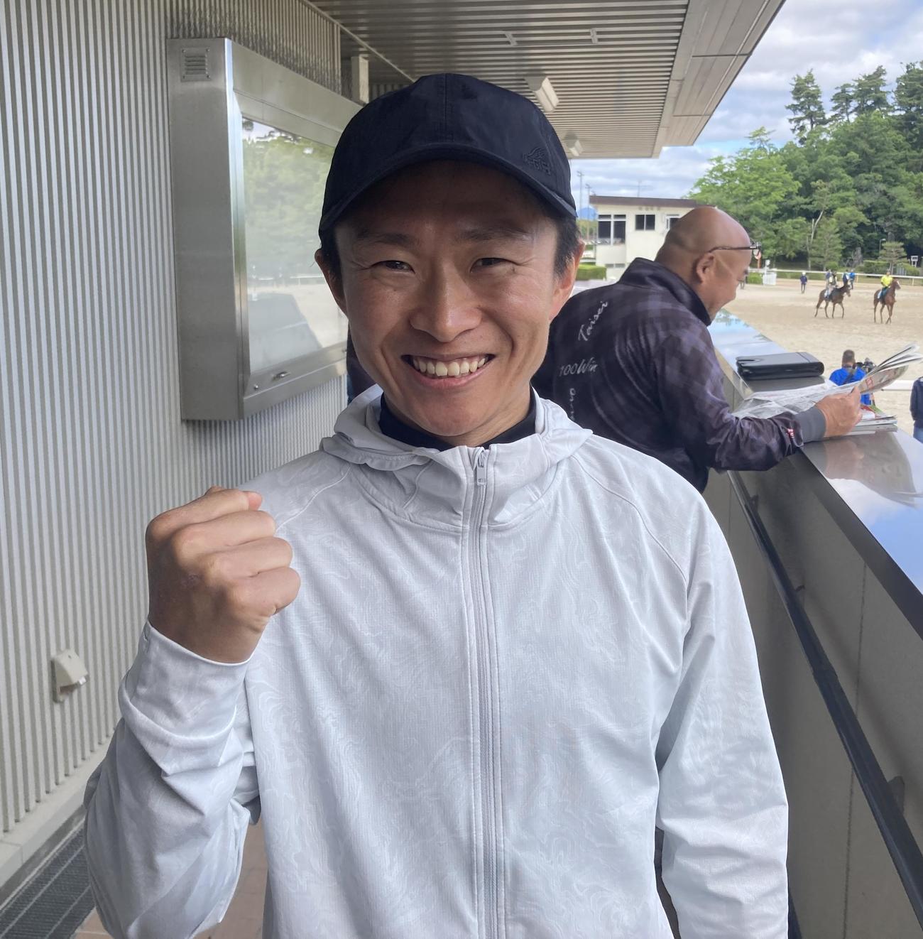 来週からの復帰へ意気込む荻野琢騎手（撮影・太田尚樹）