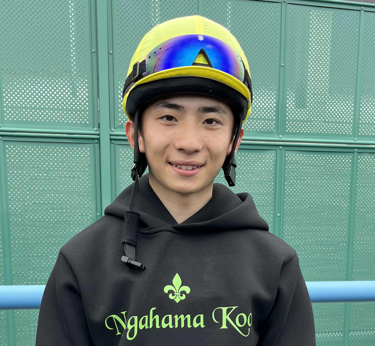 調教中の長浜鴻緒騎手（撮影・舟元祐二）