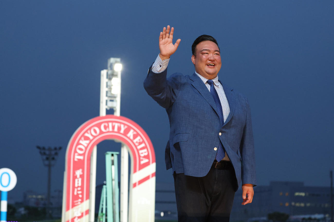 第47回帝王賞でトークショーを行った二所ノ関親方（撮影・中島郁夫）