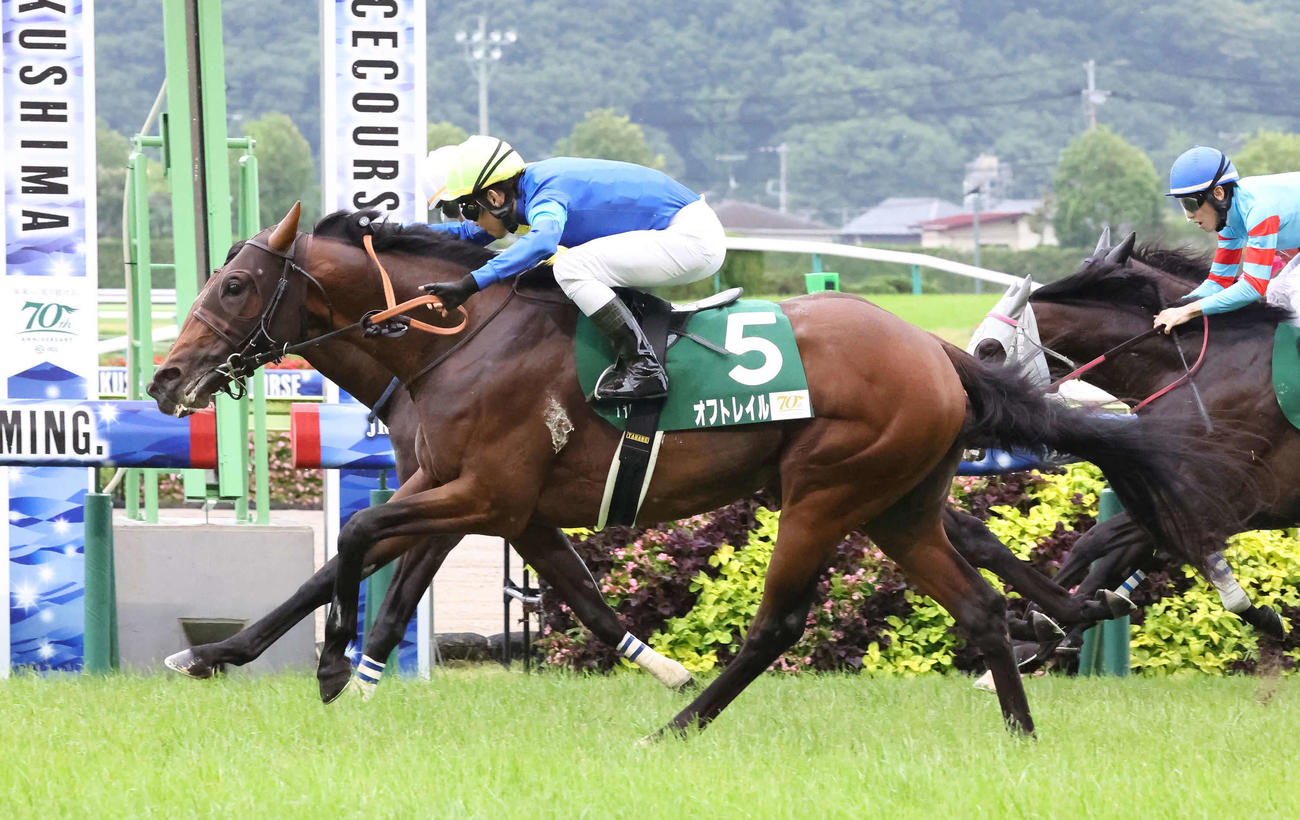 ラジオNIKKEI賞を制したオフトレイルと田辺騎手（撮影・丹羽敏通）