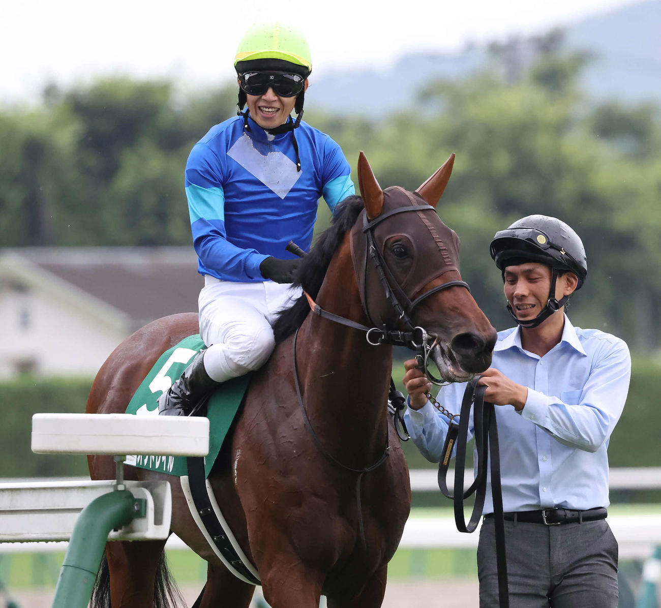 ラジオNIKKEI賞を制したオフトレイルと田辺騎手（撮影・丹羽敏通）