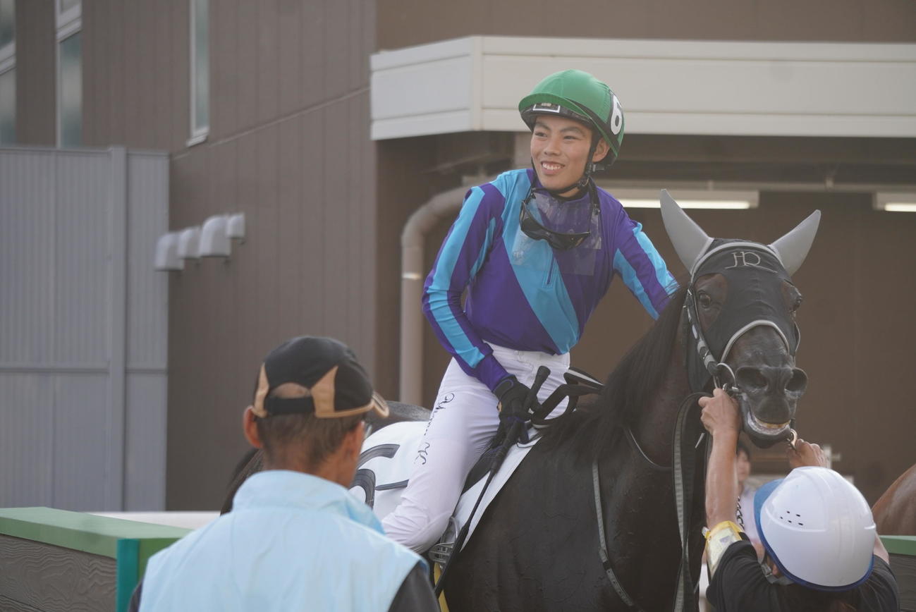 川崎6R、ヴィキャンデルで初勝利を挙げた加藤雄真騎手