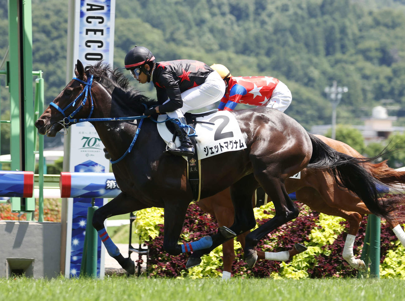 福島5R、新馬戦を制したジェットマグナムと戸崎騎手（撮影・柴田隆二）
