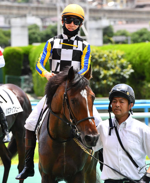 ジョバンニ人気2頭破る「強い競馬をしてくた」松山騎手ねぎらう／新馬