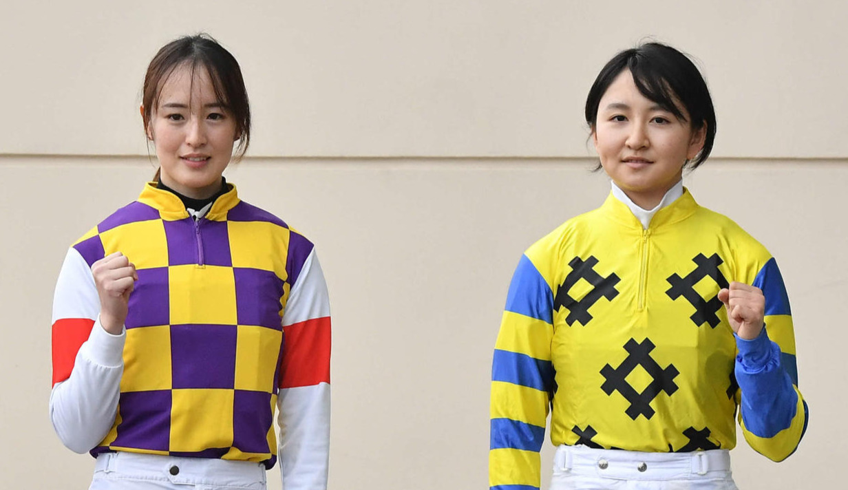 藤田菜七子騎手（左）と古川奈穂騎手（2023年1月15日撮影）