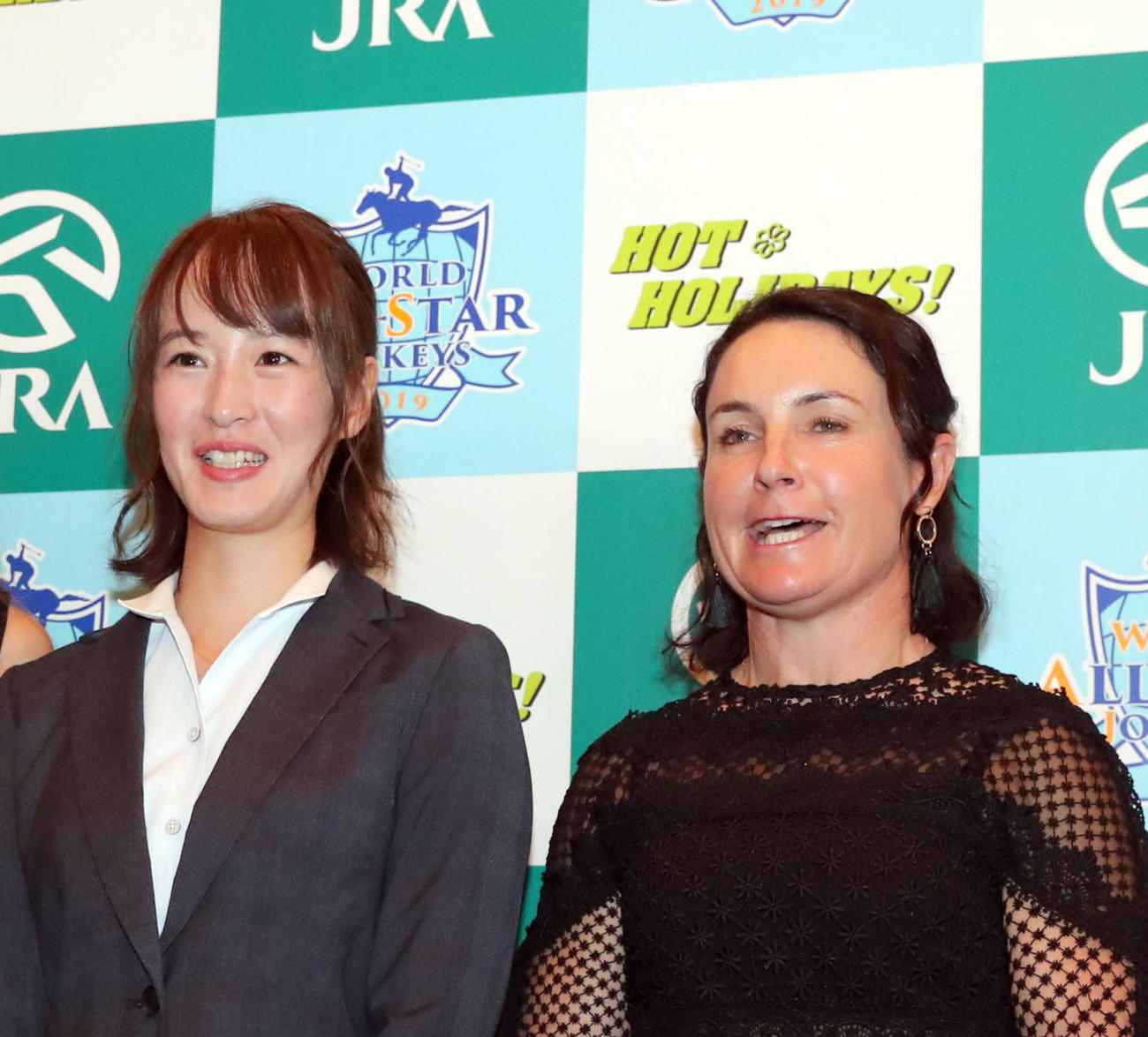 藤田菜七子騎手（左）とリサ・オールプレス騎手（2019年撮影）