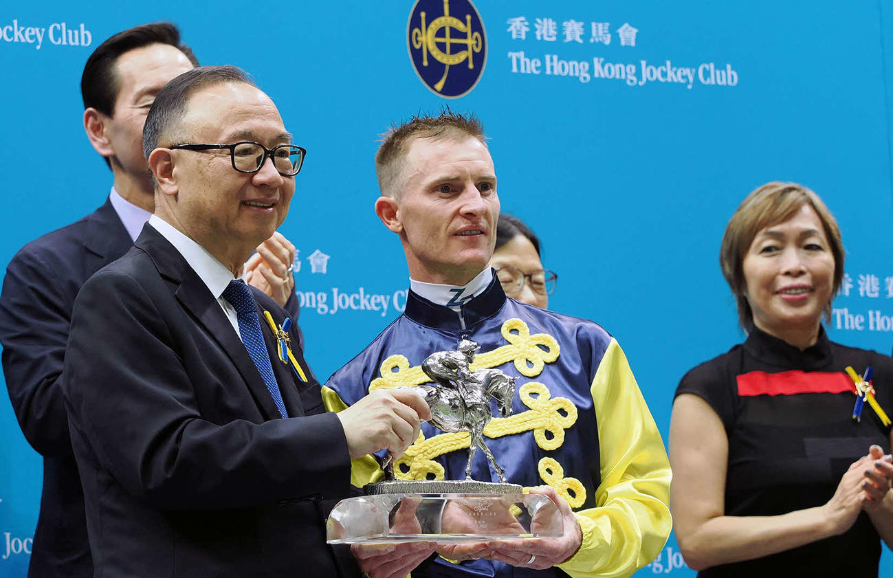 リーディングジョッキーに輝いたザカリー・パートン騎手（（C）The Hong Kong Jockey Club）