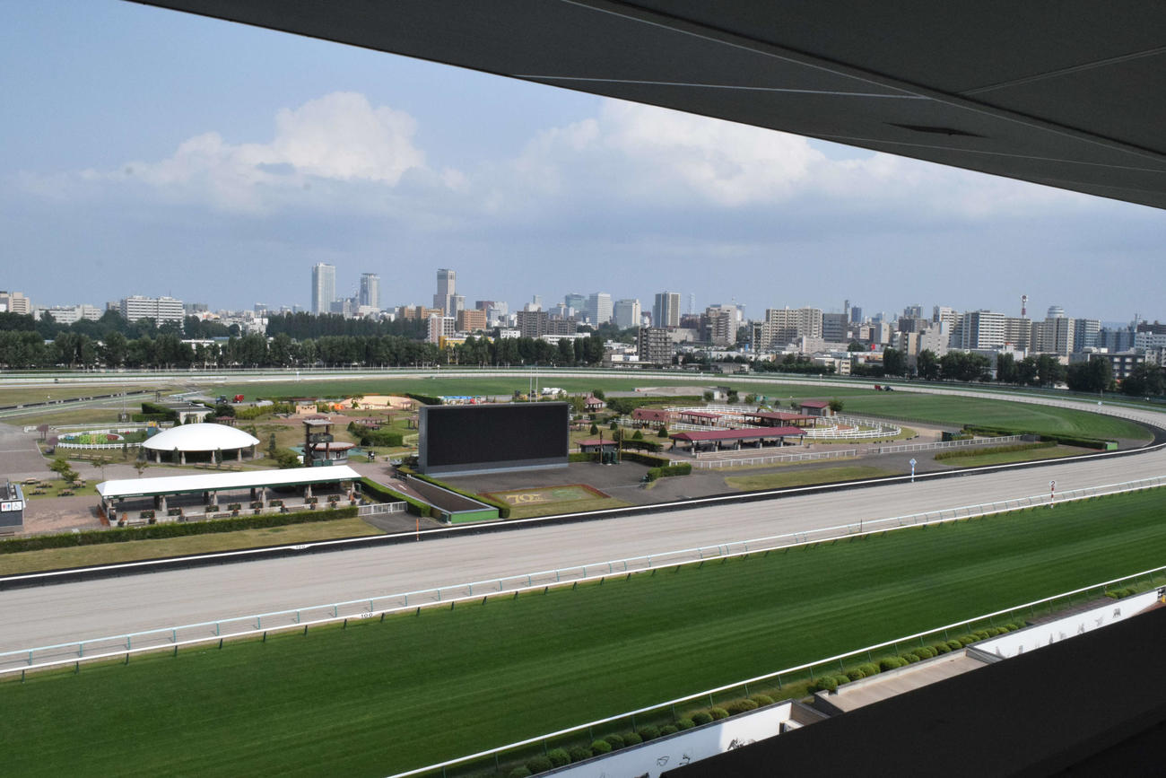 開幕を週末に控える札幌競馬場