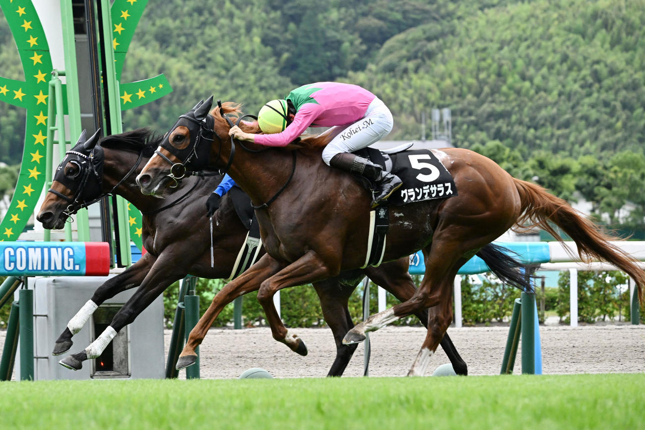 6月30日、柳川特別を制したグランデサラスと松山騎手