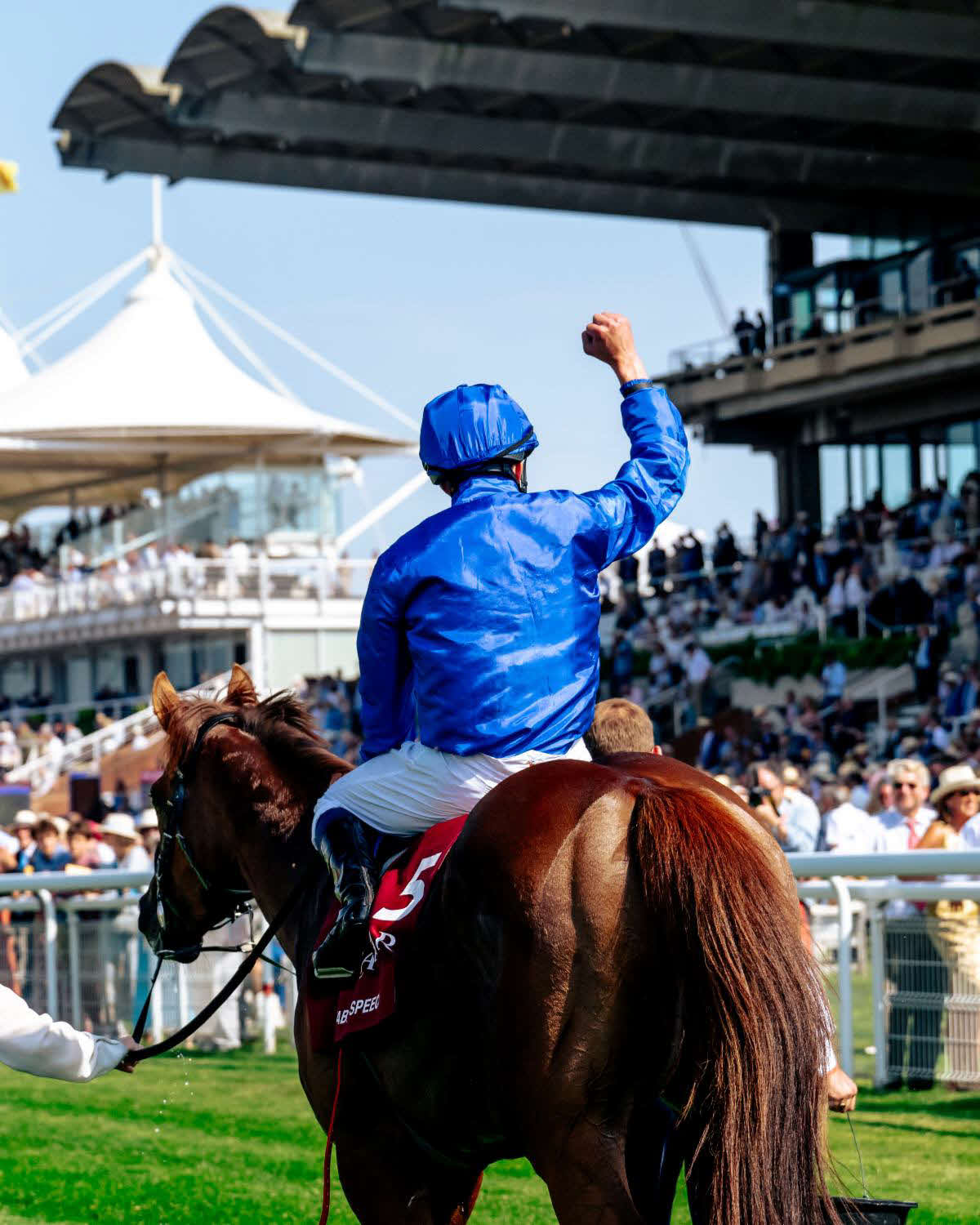 サセックスSを制したノータブルスピーチとビュイック騎手（C）Goodwood Racecourse