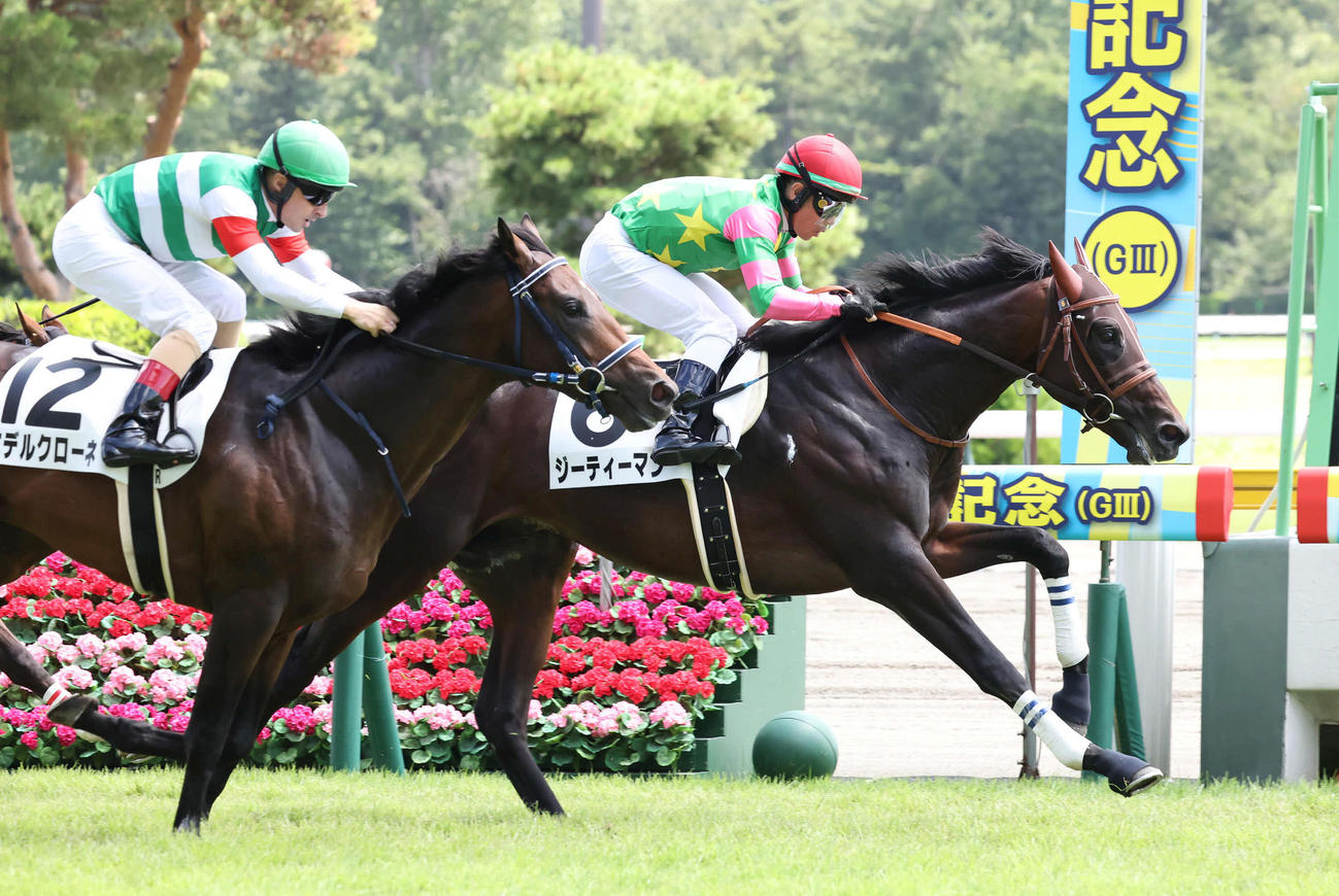 新潟5R新馬戦を制したジーティーマンと戸崎騎手（撮影・丹羽敏通）