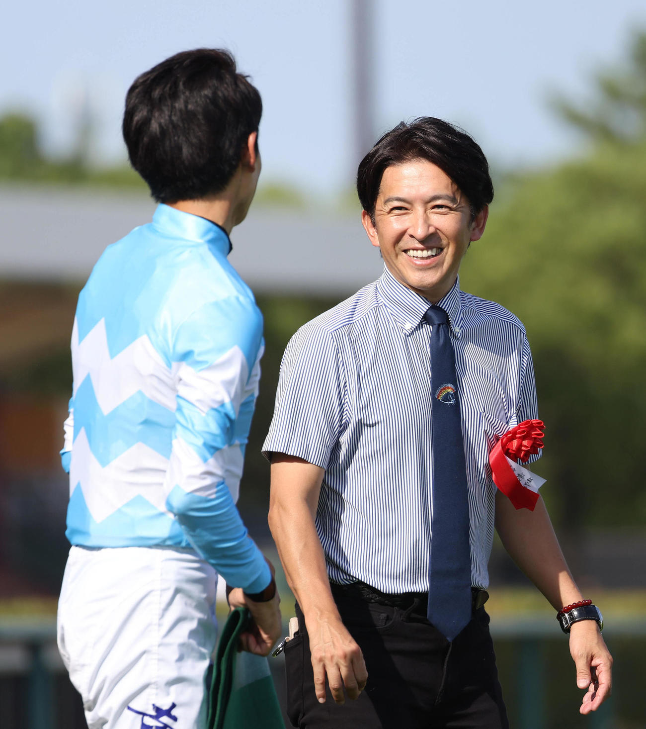 口取りに後に談笑する幸騎手（左）と福永師（撮影・白石智彦）