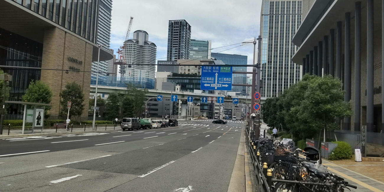 30日朝の大阪・中之島