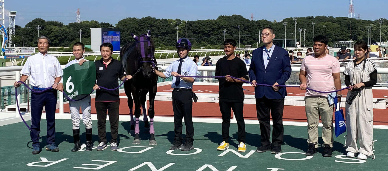 ヤングジョッキーズシリーズ、トライアルラウンド園田第2戦を制した高橋愛叶騎手（左から2人目）