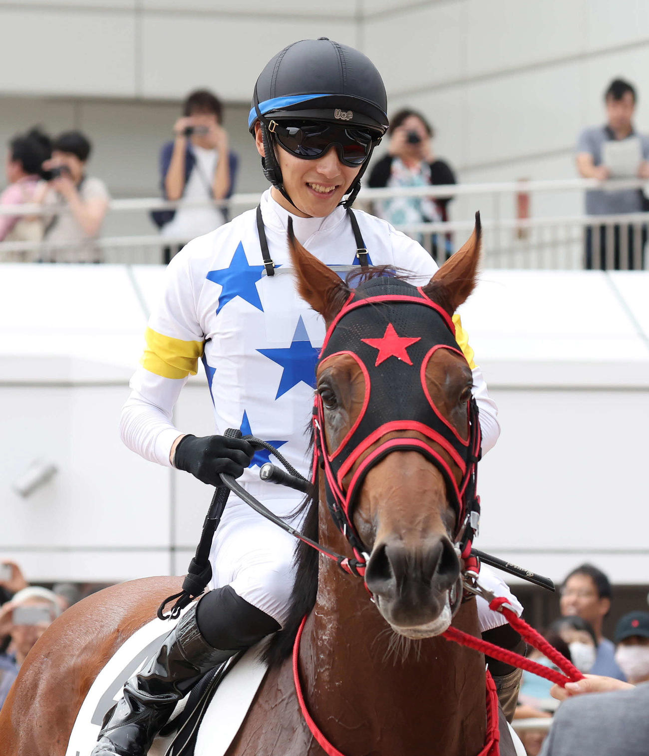 中山3R、2歳新馬戦を制したカンシンと坂井騎手（撮影・丹羽敏通）