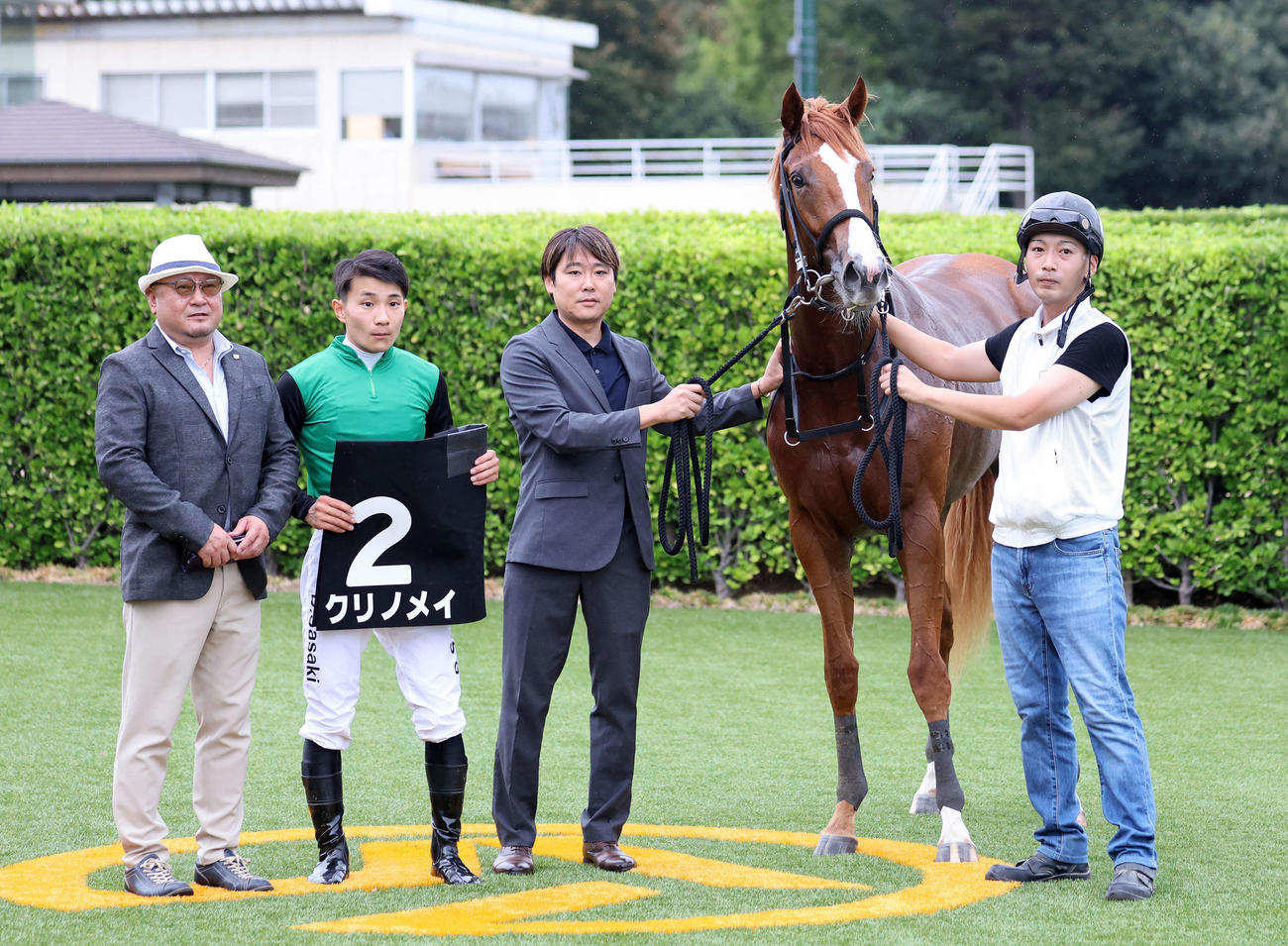 サフラン賞を制したクリノメイと佐々木大輔騎手（撮影・鈴木正人）