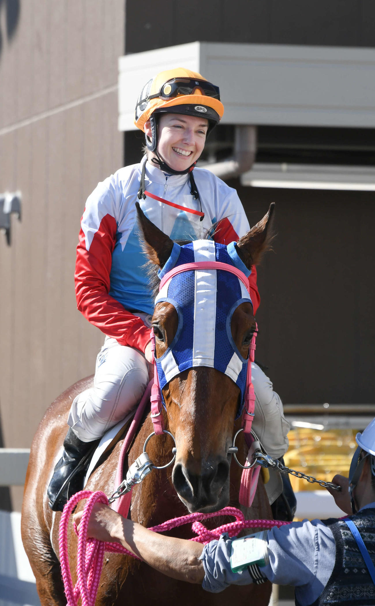 20年1月、川崎競馬5Rで初勝利のM・ミシェル騎手は満面の笑み（撮影・酒井清司）
