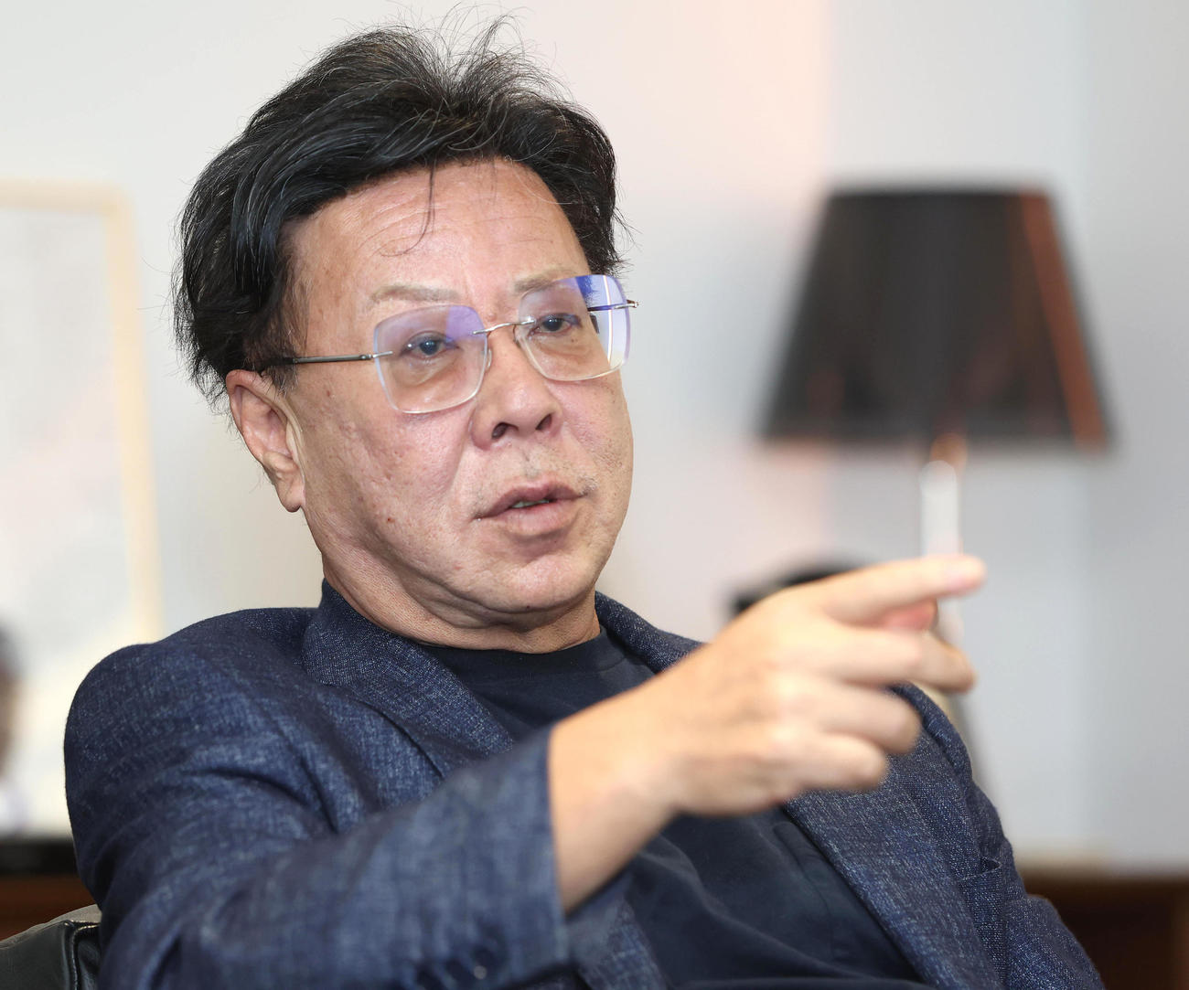 凱旋門賞、ブリーダーズC、ドウデュースについて語る松島オーナー（撮影・白石智彦）