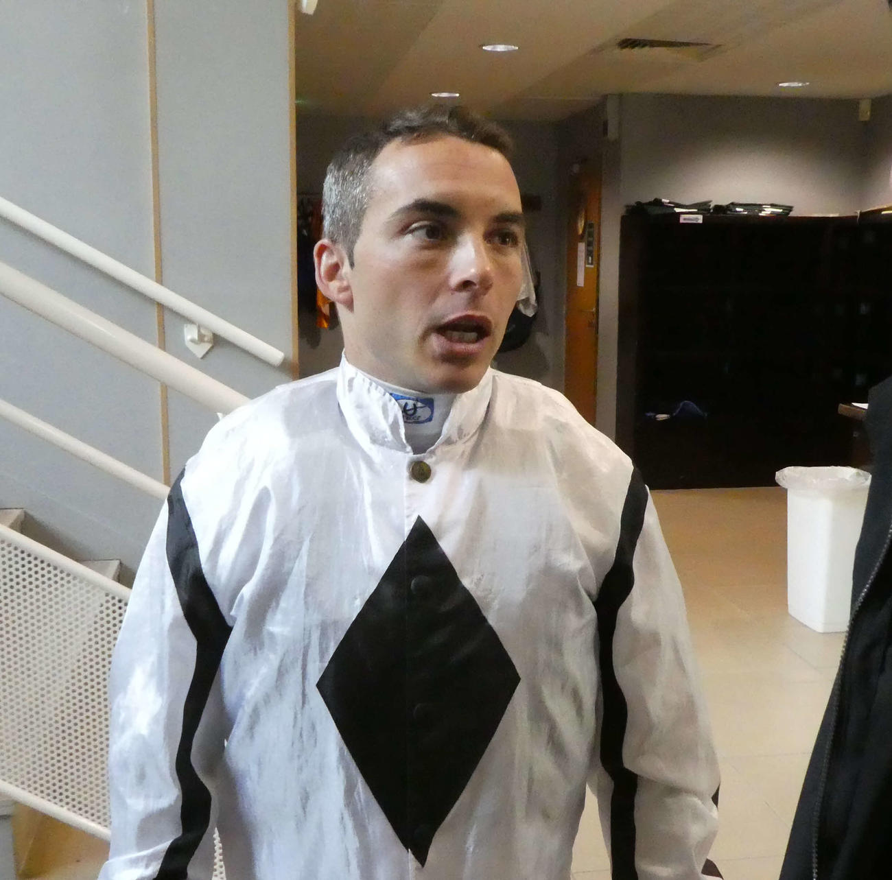 有力馬ソジーについて語るマキシム・ギュイヨン騎手（2024年10月2日撮影）