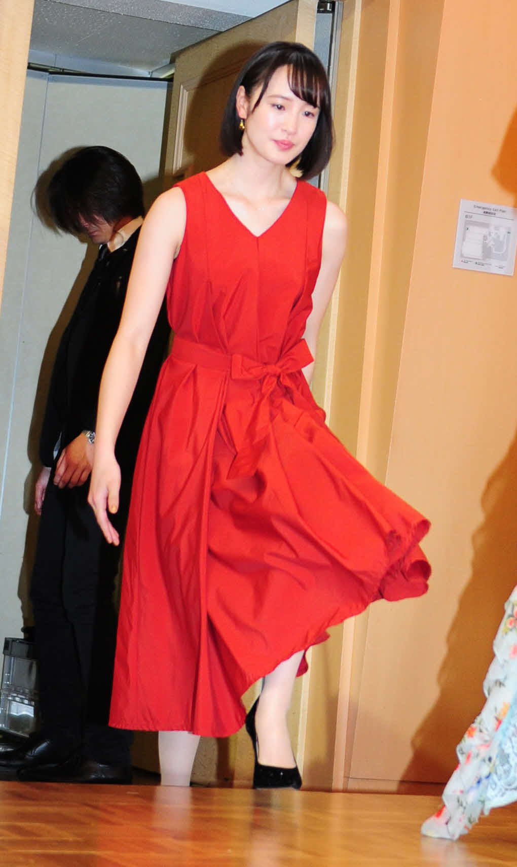 「第3回黒髪美人大賞」表彰式　「第3回黒髪美人大賞」に選ばれた藤田菜七子騎手＝2018年4月17日