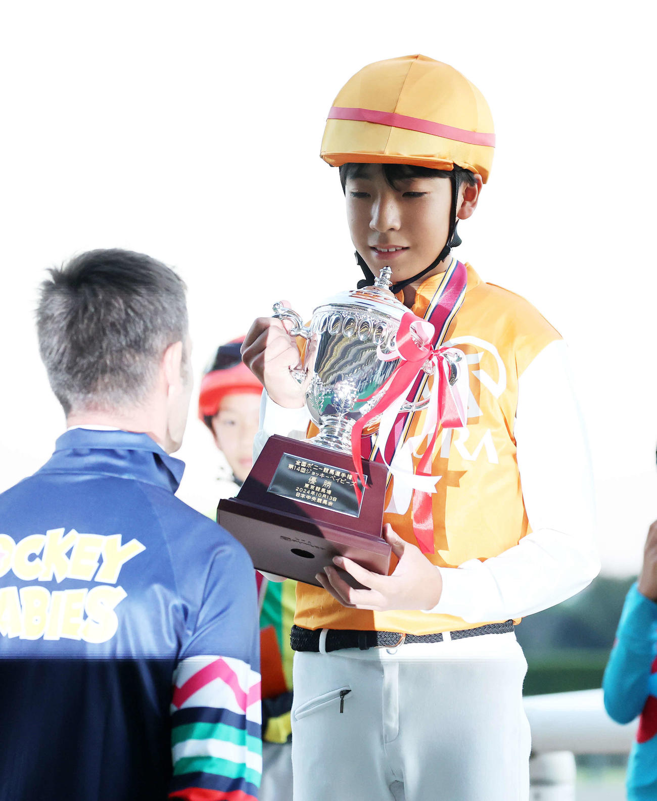第14回ジョッキーベイビーズを制し表彰される梅沢怜士さん（撮影・鈴木正人）