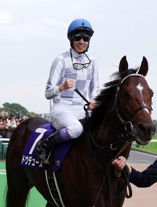 天皇賞・秋】武豊ドウデュース復活！レース史上最速上がり32秒5「倍速