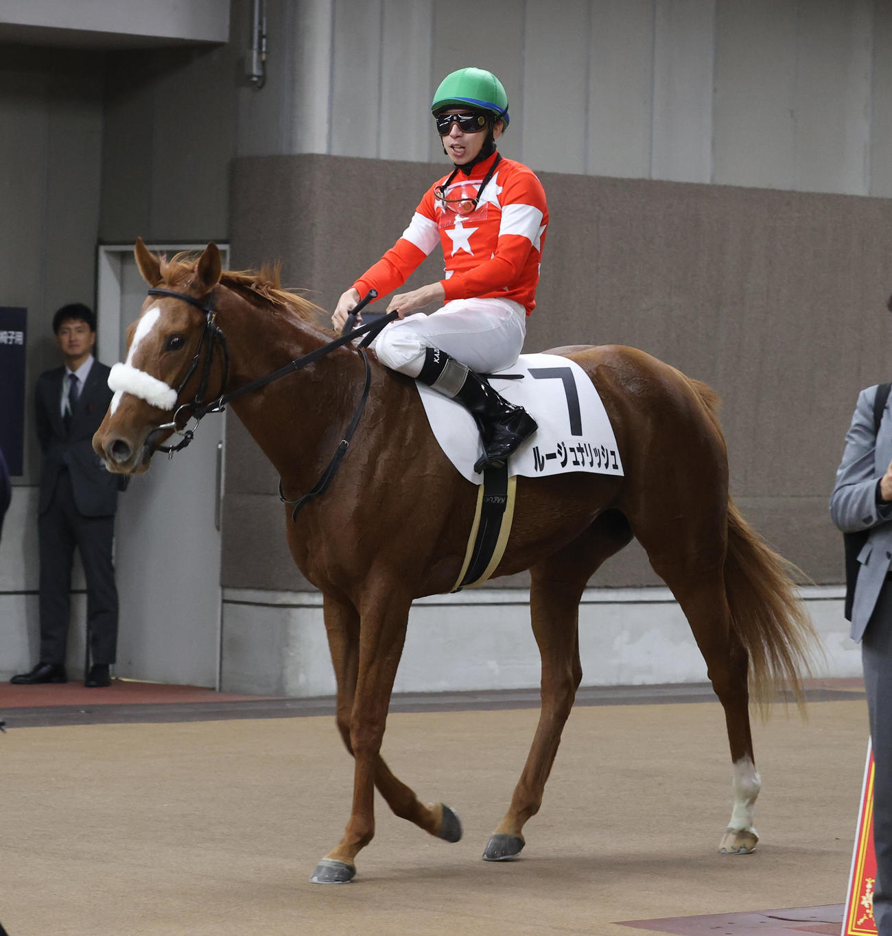 東京6R、新馬戦を制したルージュナリッシュと横山和騎手（撮影・柴田隆二）
