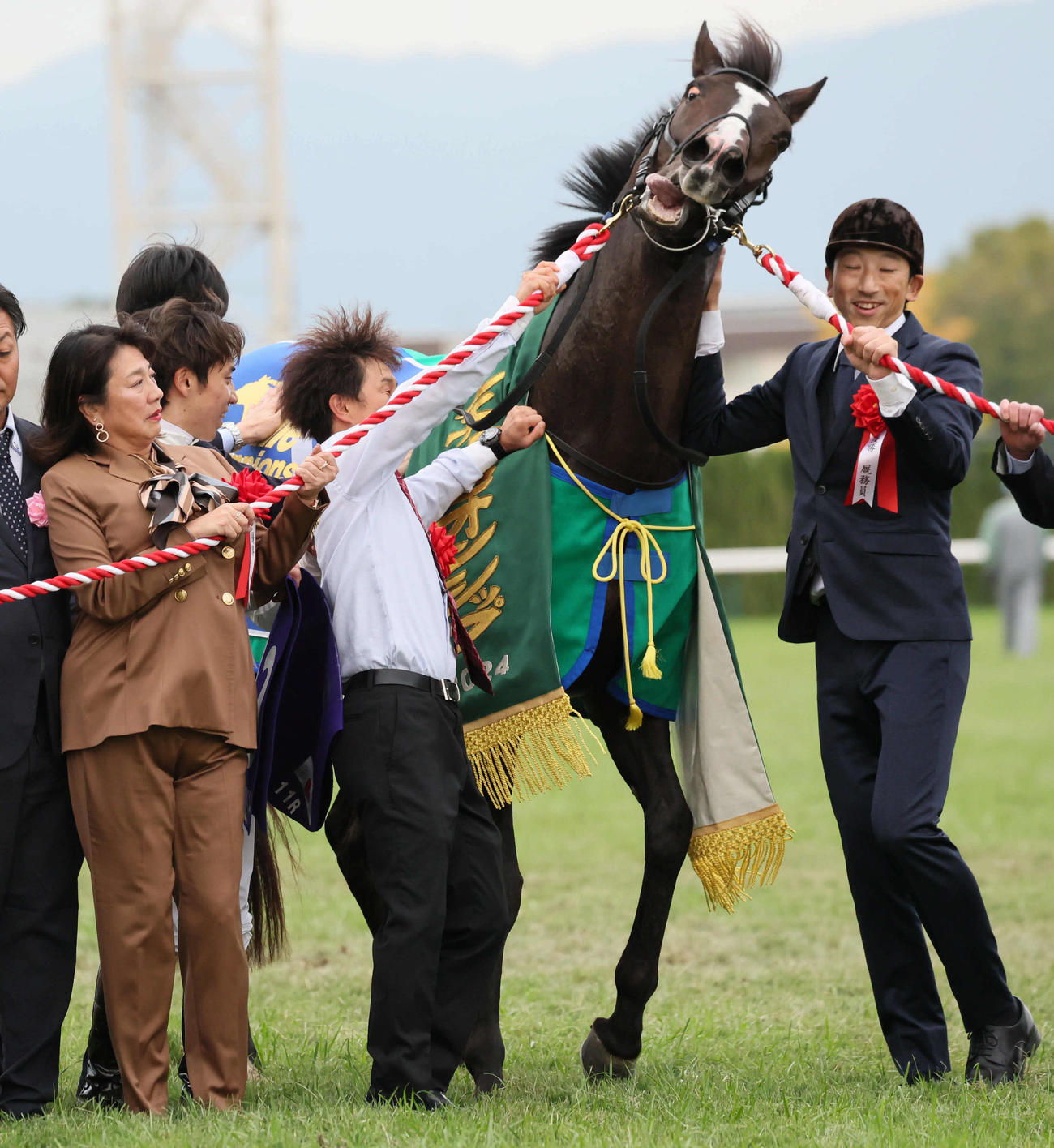 口取りでも興奮収まらずなソウルラッシュ（撮影・宮崎幸一）
