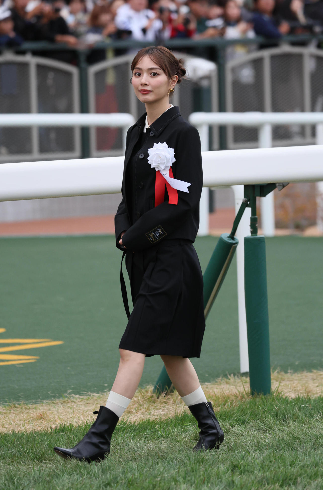 マイルCSのプレゼンターを務めた内田理央（撮影・宮崎幸一）