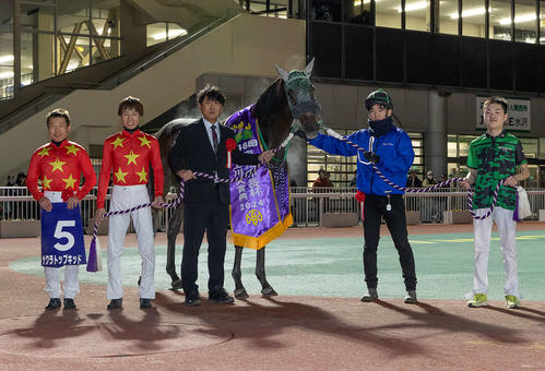 調教師転身の陶文峰騎手が有終の美！サクラトップキッドが史上初の3歳