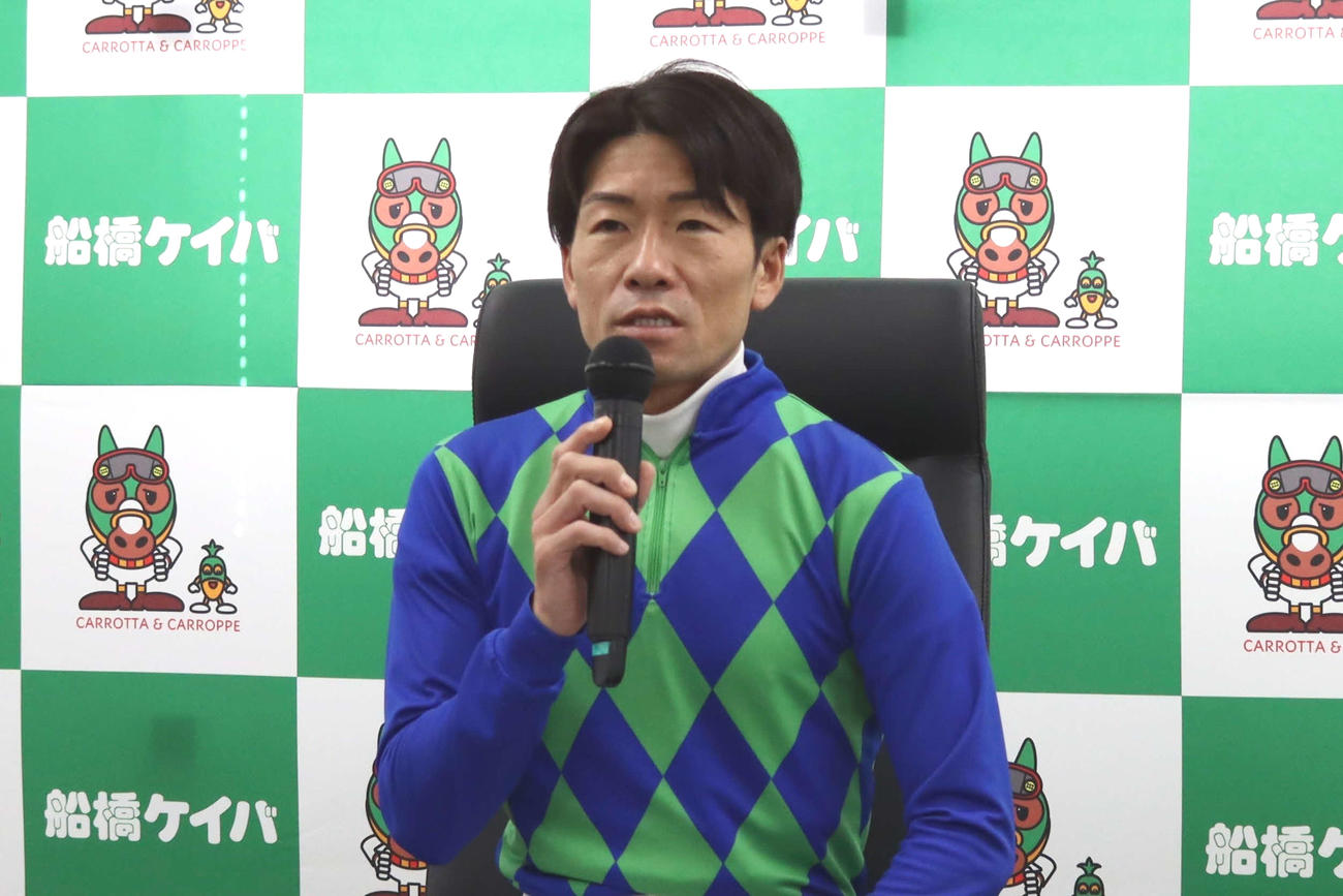 船橋競馬場で引退会見を行った森泰斗騎手