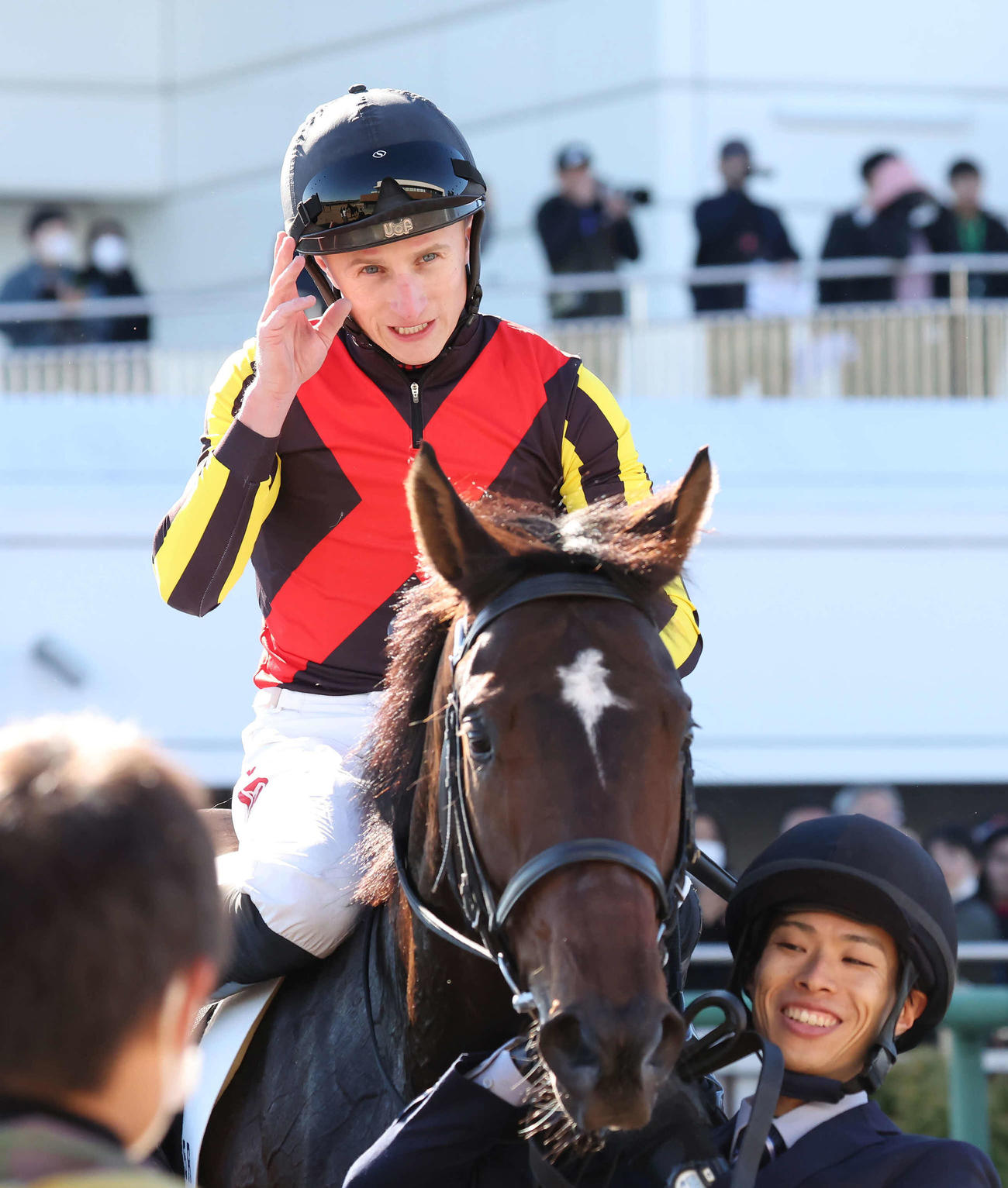 中山5R、2歳新馬戦を快勝したスモーキーゴッドとマーカンド騎手（撮影・丹羽敏通）