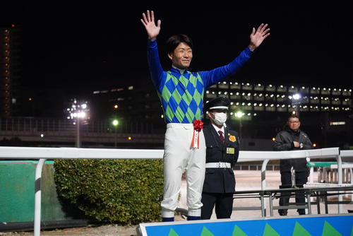 森泰斗騎手の引退セレモニーにドージマファイターの主戦騎手、同期の 森泰斗騎手の引退セレモニーにドージマファイターの主戦騎手、同期の
