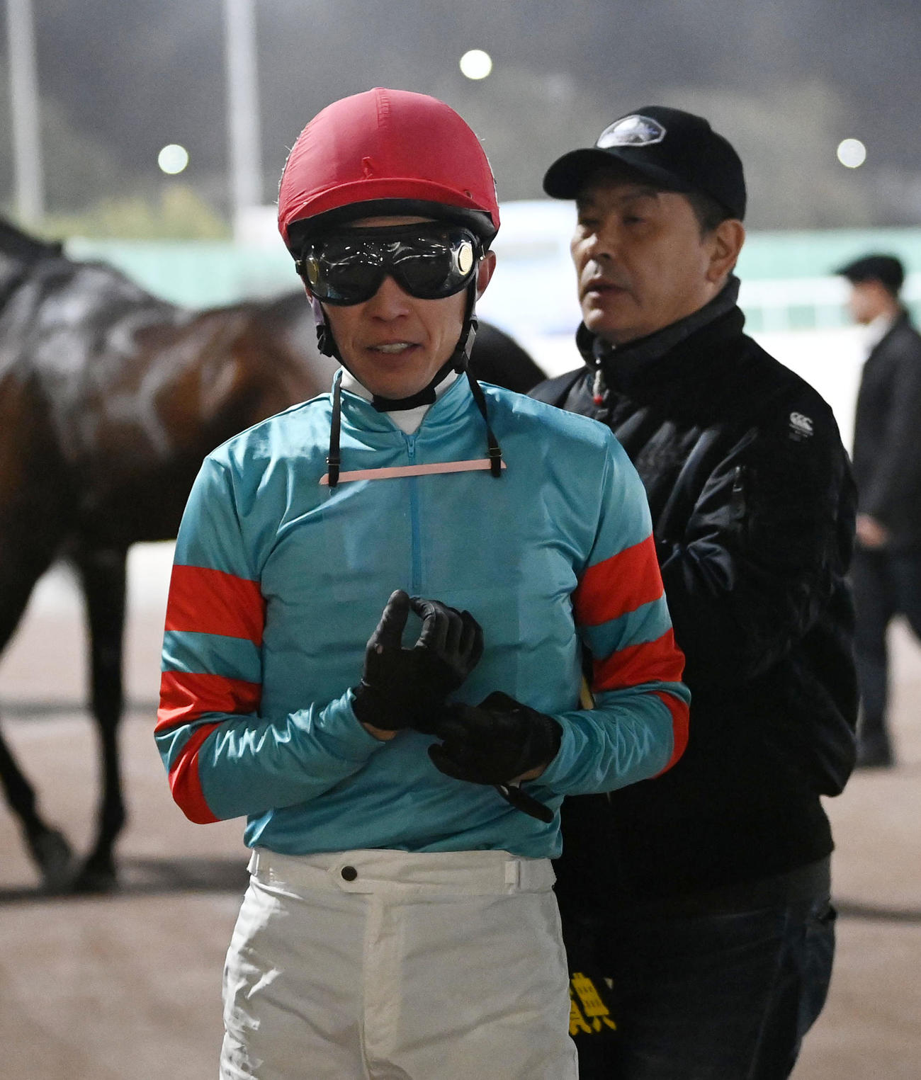 ヤマニンウルスで名古屋大賞典6着に敗れ引き揚げる武豊騎手（撮影・前岡正明）