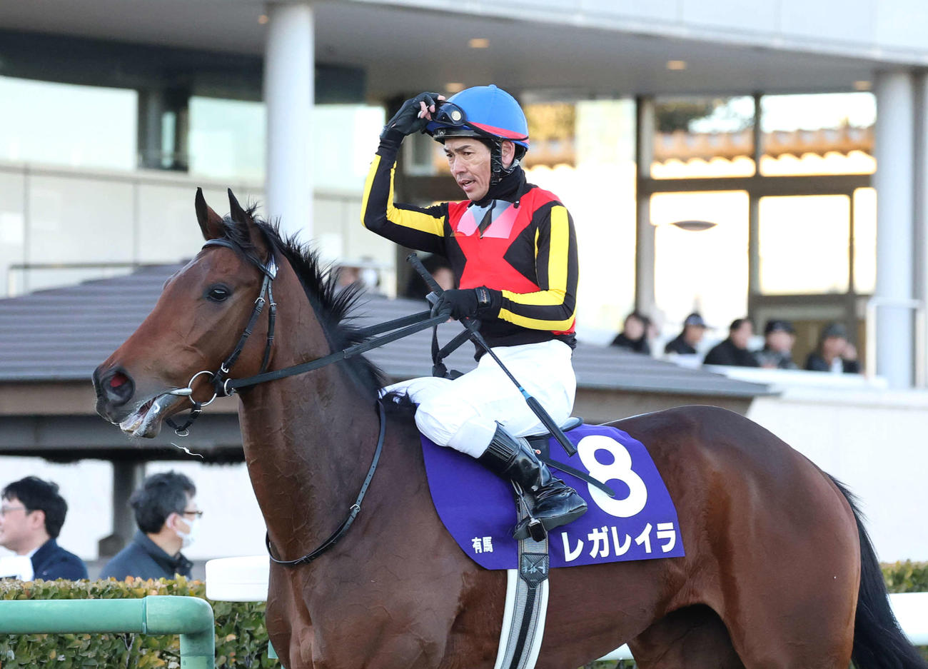 有馬記念を制したレガレイラと戸崎圭太騎手（2024年12月22日撮影）