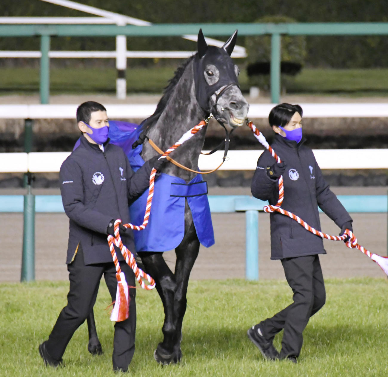 最終レース終了後の中山競馬で、クロノジェネシスの引退式が行われた（2021年12月26日撮影）