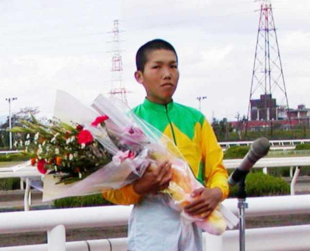 新人時代の松本幸祐騎手（2002年撮影）